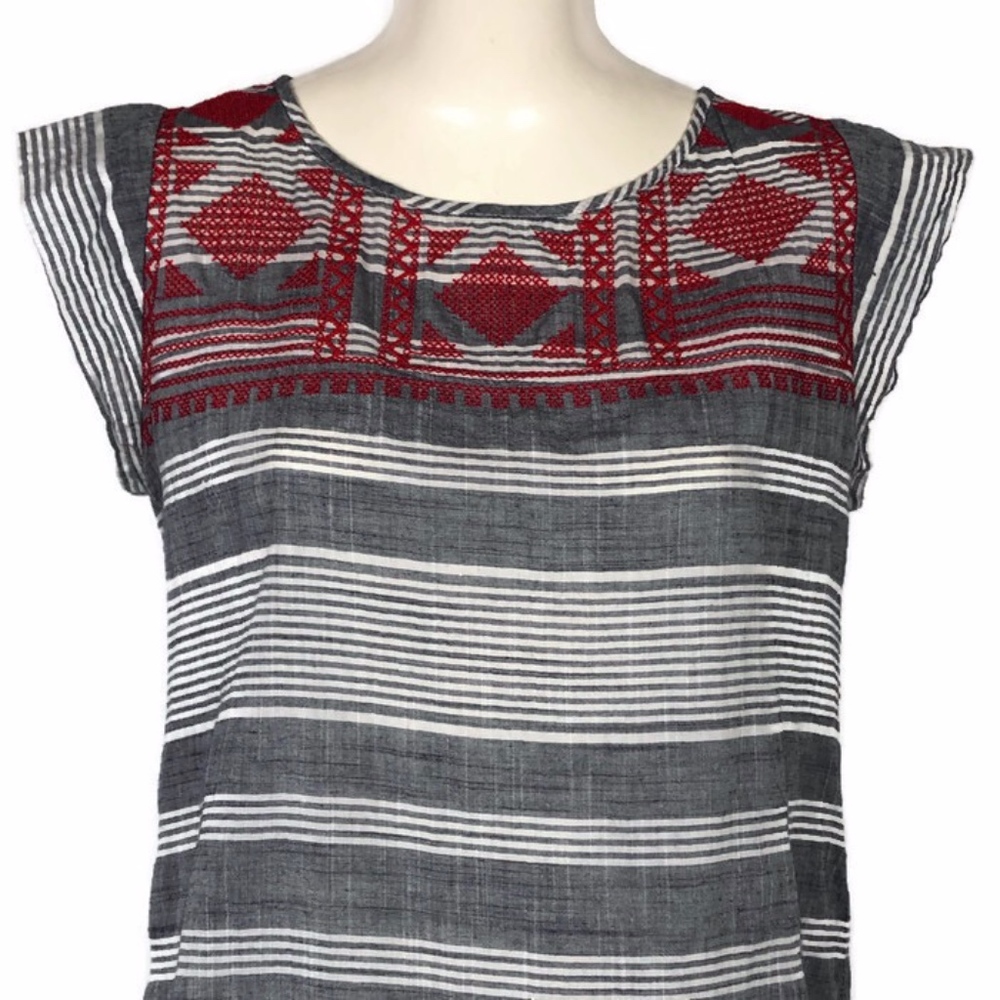 Le Sample Embroidered Blouse